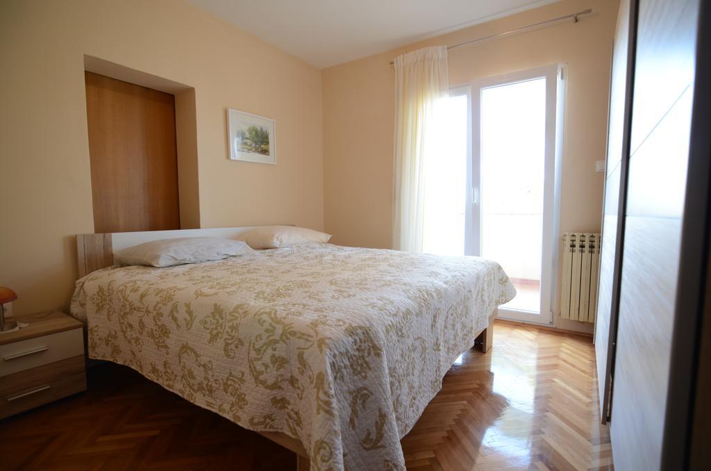 Apartment Emi Sukošan Exterior foto