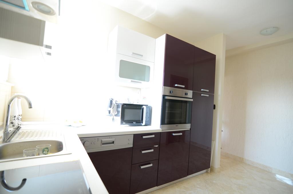 Apartment Emi Sukošan Exterior foto